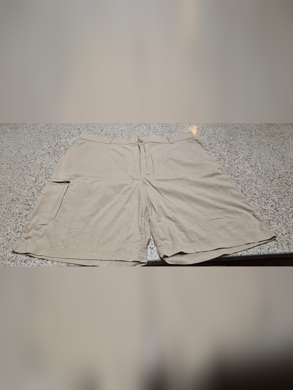 Under Armour Men’s Tan Ripstop 100% Nylon Cargo Hiking Shorts Measure 38.5 x 9.5